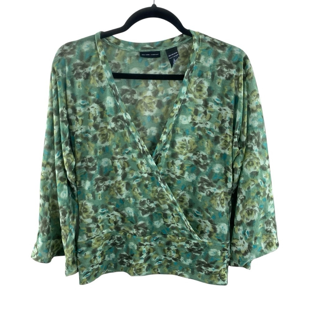 New York & Company Modeled Green Mesh Wrap Blouse with‎ 3/4 Sleeves Sz S